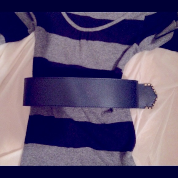 VINTAGE Navy wide leather belt/ gold buckle- Sz 1 - Picture 4 of 6